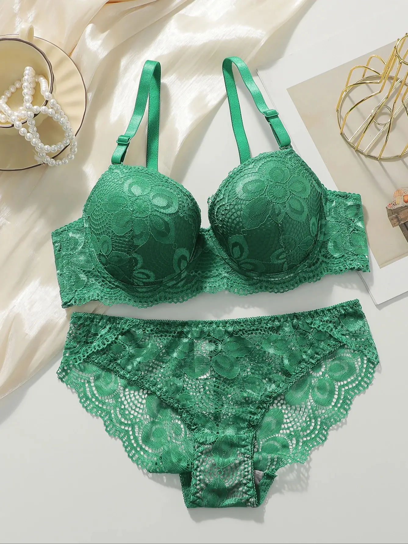 Elegant Green Lace Bra and Panty Set with Underwire & Padded Cups Push Up Demi Bras & Matching Brief for Women Lingerie Set S-XL