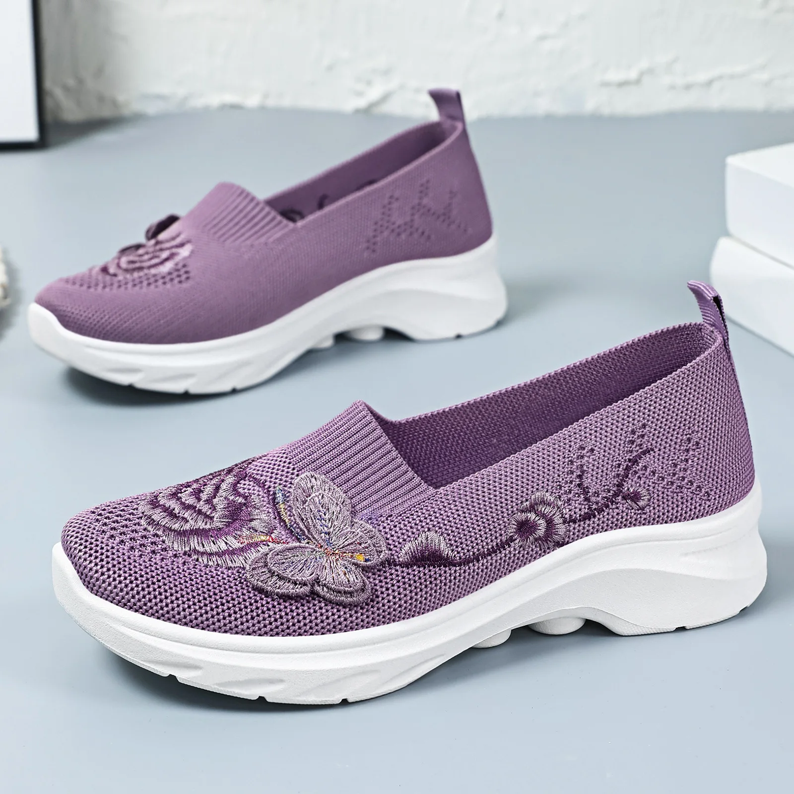 New women's breathable mesh shoes, fashionable and comfortable cloth shoes, 2026 summer casual shoes - Image 2