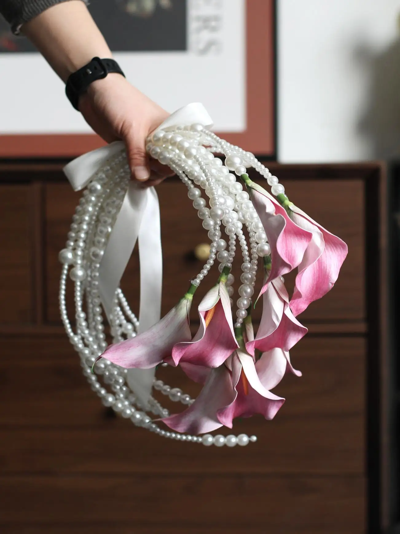 Wedding License Pearl Handheld Flower White Horsefoot Lily Aroid Simulation Handbag Photography Props Simple Style Handheld - Image 3