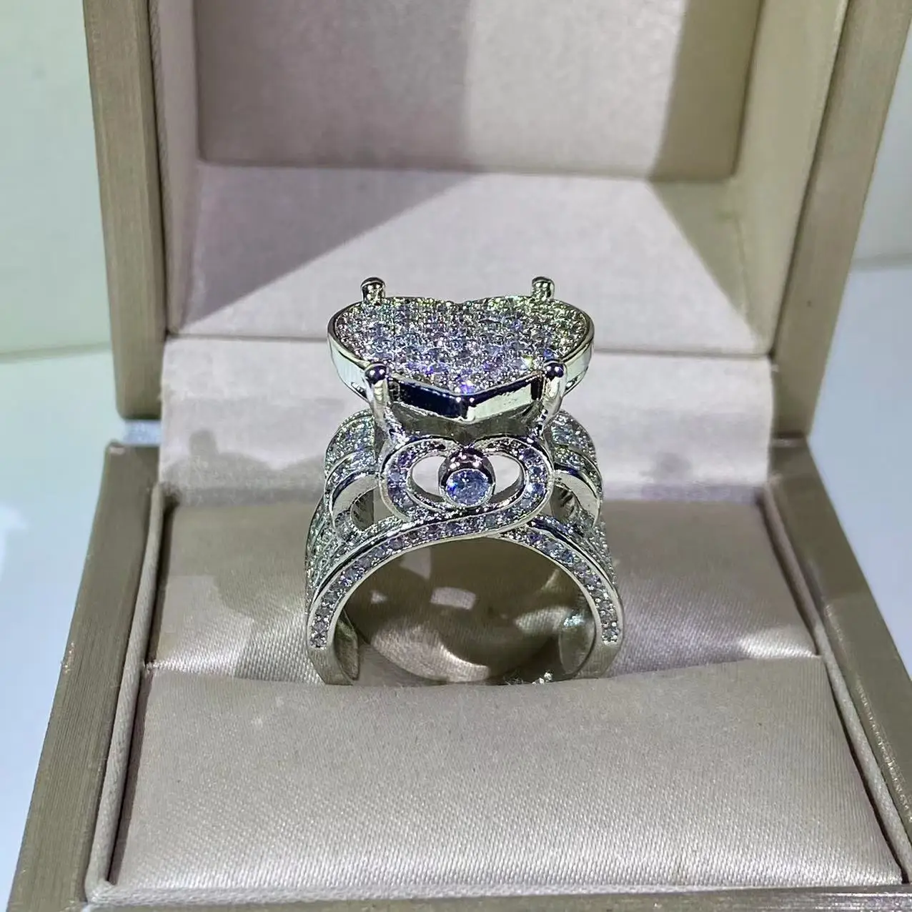 925 Sterling Silver Rings Exaggerated Heart Shape Full of Cubic Zirconia Luxury Temperament Wedding Rings for Women Fine Jewelry - Image 3